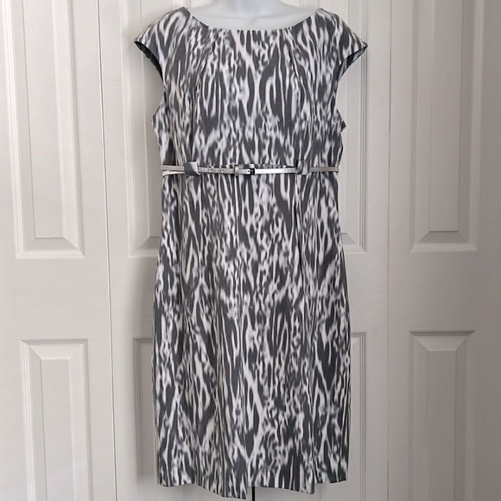 Calvinβ Klein Grey/White Cap Sleeve Empire Waist Shift Dress Sizeβ12 NWT